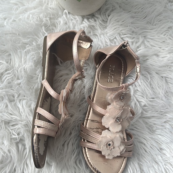 Girls Children’s Place Rose gold sandals (Big kids sz 5) - Picture 6 of 8